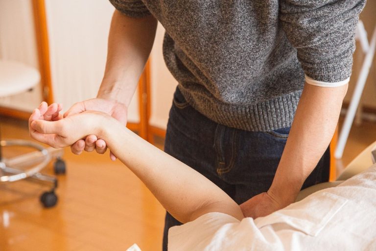 EPICONDILITIS O CODO DE TENISTA fisioterapia EPICONDILITIS O CODO DE TENISTA tratamiento EPICONDILITIS O CODO DE TENISTA ejercicios EPICONDILITIS O CODO DE TENISTA